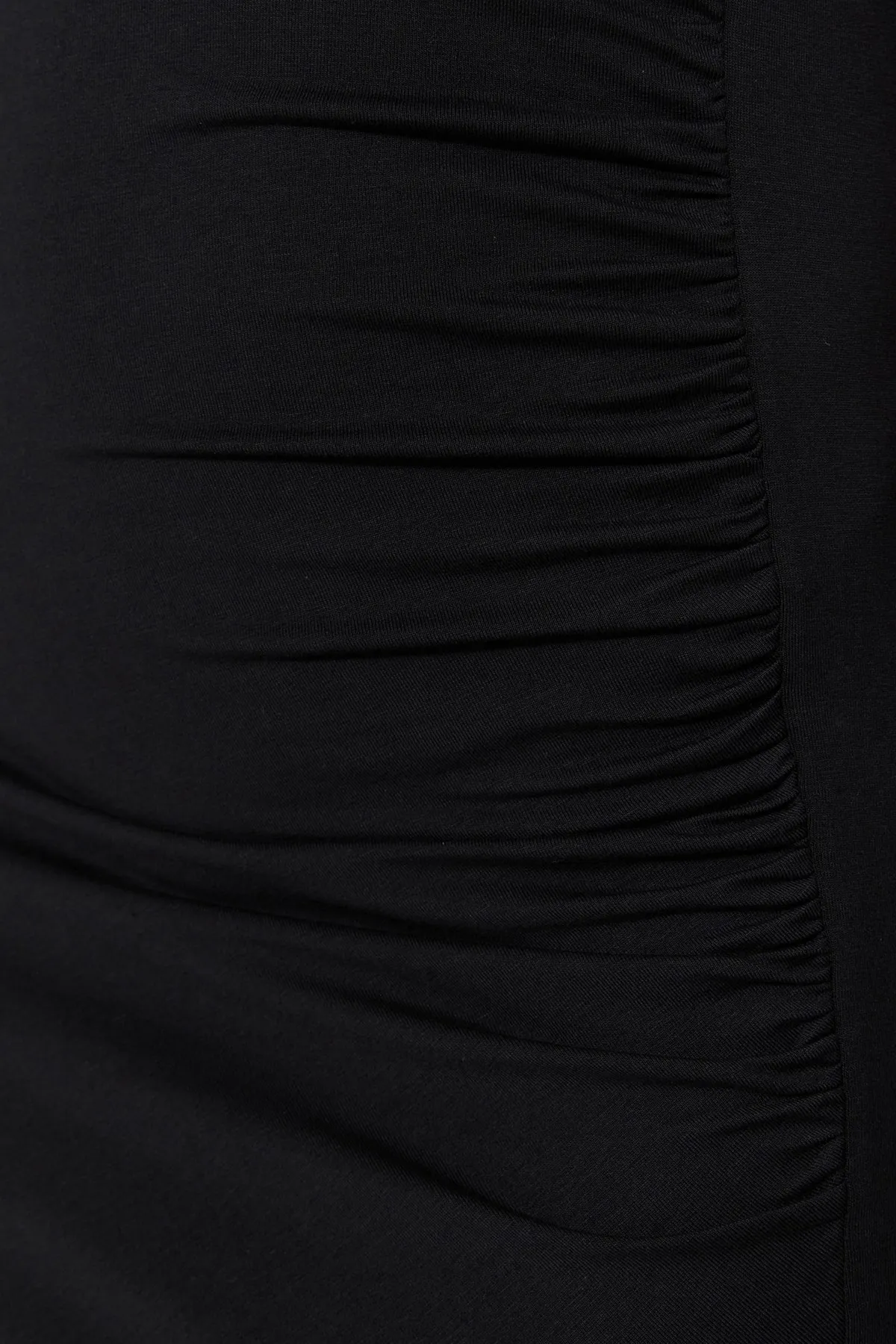 Trendyol Collection  Schwarzes tailliertes/körperbetontes Midikleid aus flexiblem Baumwollstrick mit Raffung und Schlitzdetail TWOSS23EL00777