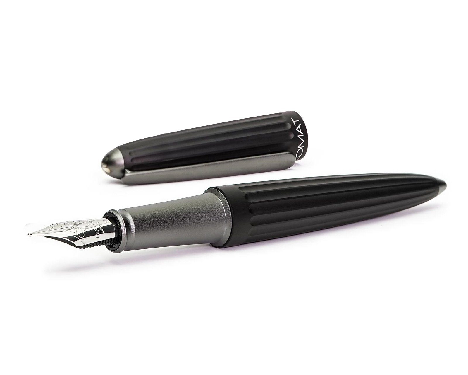 DIPLOMAT Füllhalter Aero schwarz mit Schreibtinte, (Komplett-Set mit Tintenkonverter, Schreibtinte Schwarz von Octopus Fluids und Holzetui), MADE IN GERMANY