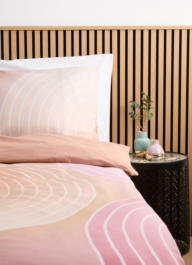 BeddingHouse Dutch Design Curves Coral duvet cover made of organic cotton satin 220TC - includes pillowcase