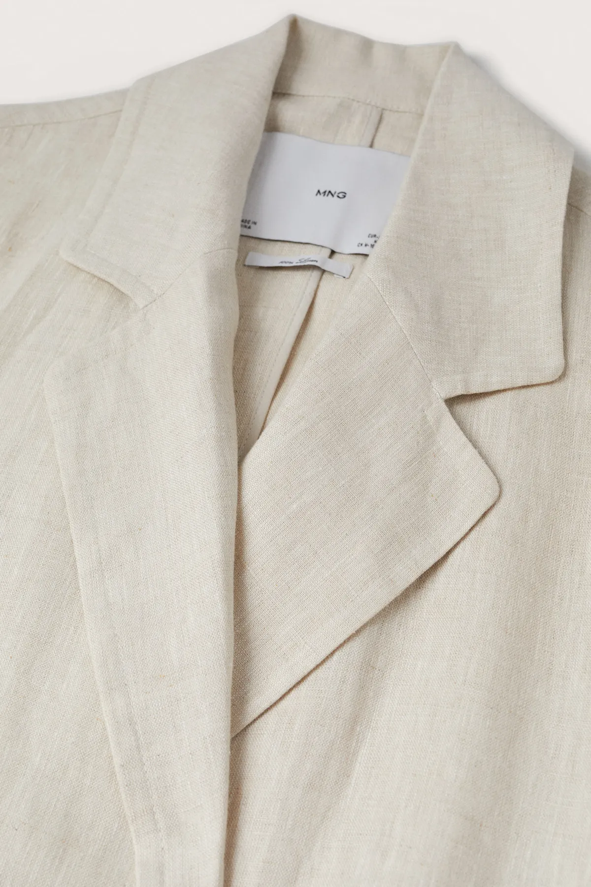 MANGO  Grauer Damen-Trenchcoat 27027109