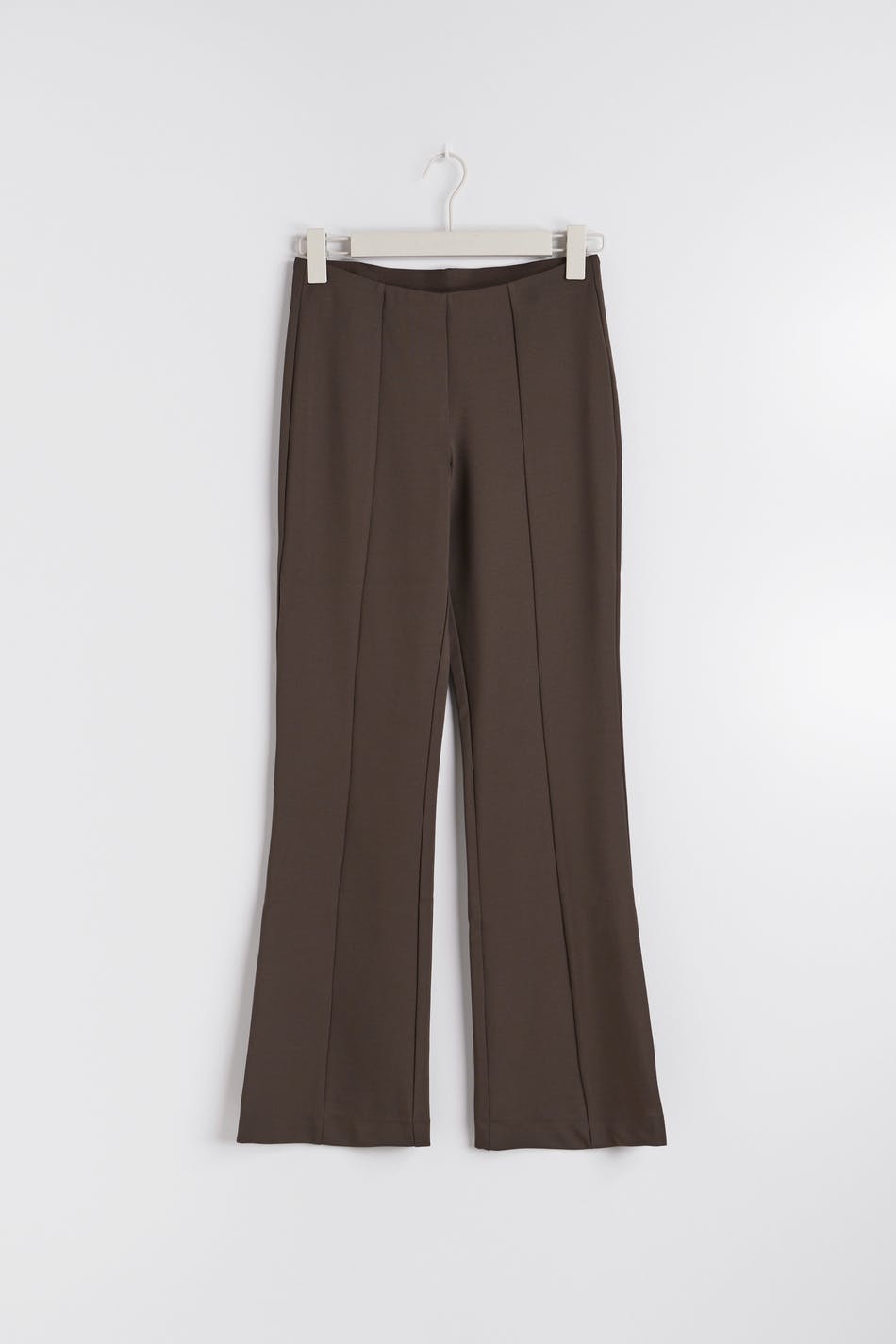 Low waist trousers