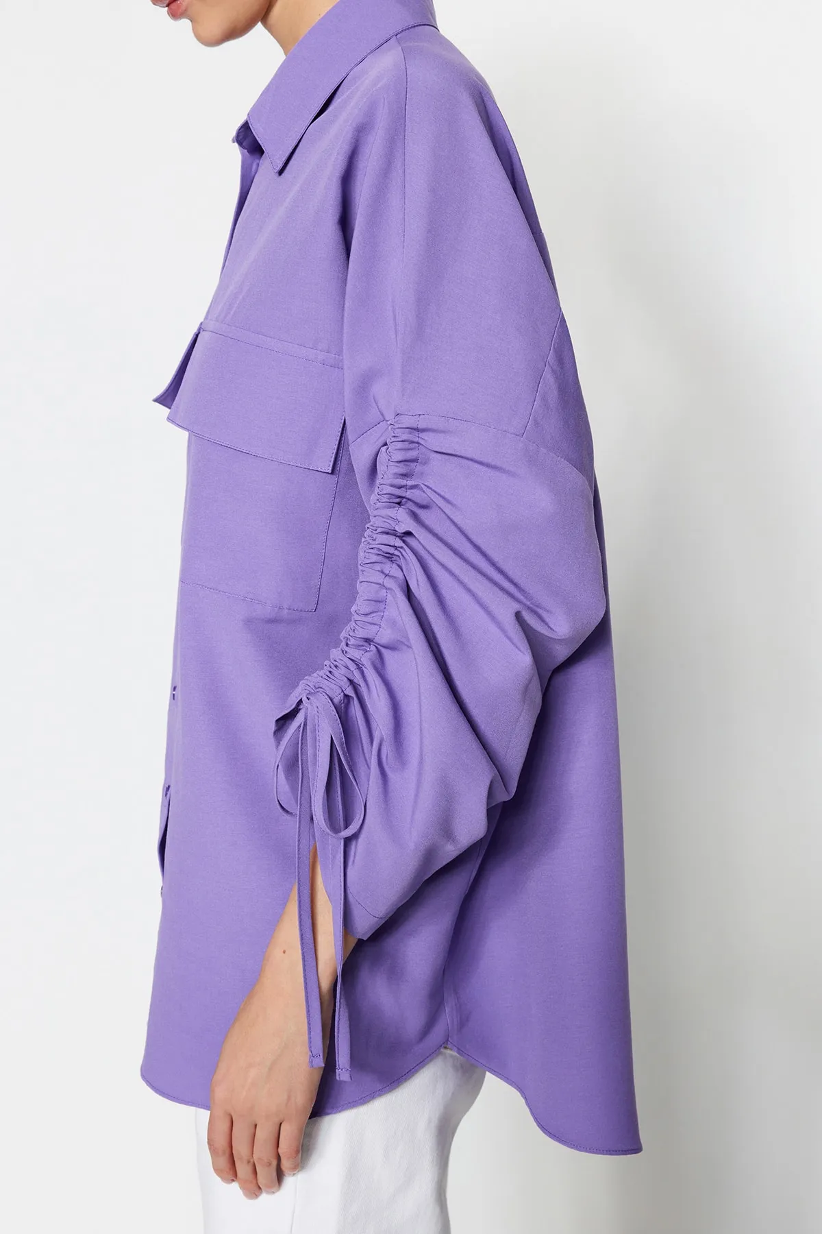 Trendyol Modest  Lila Ärmel Verstellbarer Kordelzug Detailliert Gewebtes Baumwollhemd TCTSS23TG00011