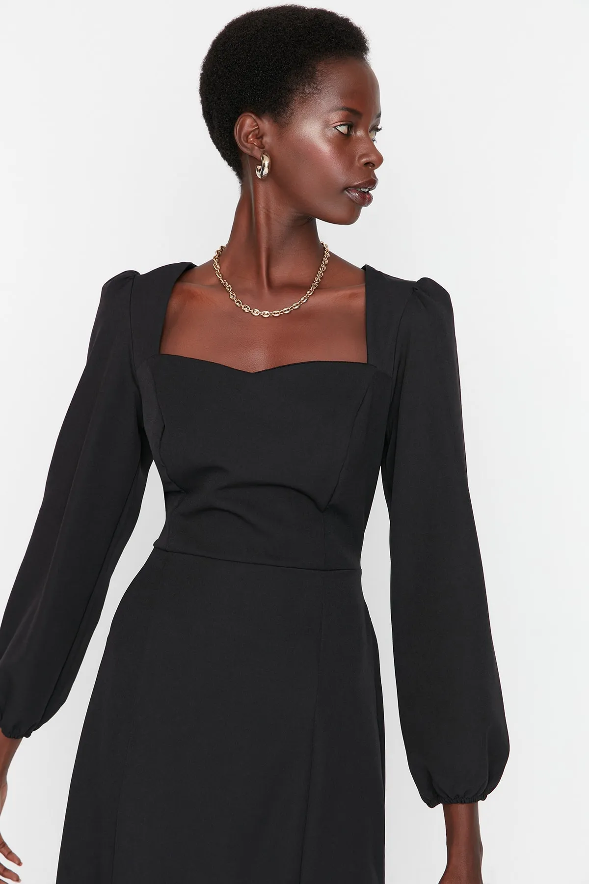 Trendyol Collection  Schwarzes, detailliertes Webkleid mit Krawatte TWOAW23EL00895