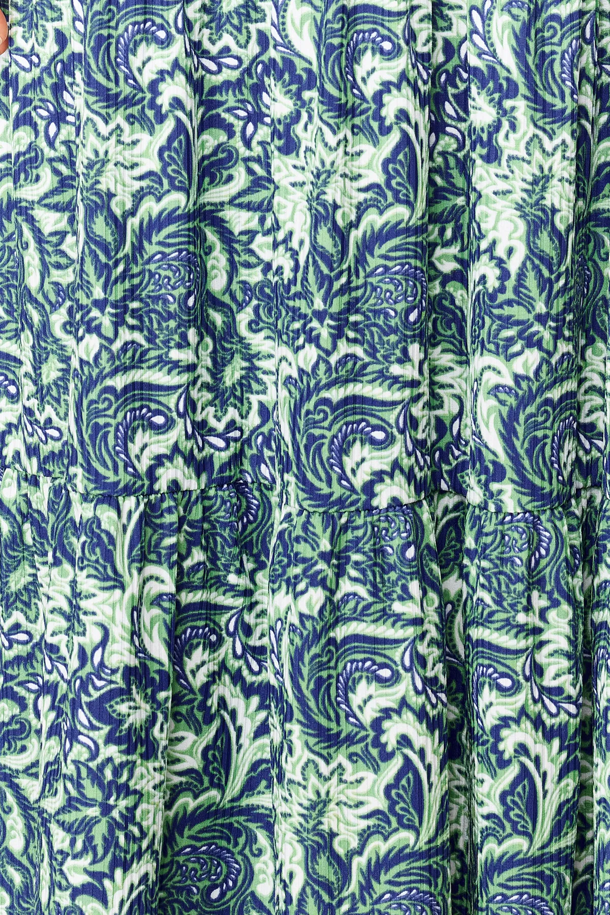 Trendyol Collection  Grünes, bedrucktes, geripptes, dehnbares Strick-Maxikleid mit Neckholder und Skater-/Taillenausschnitt TWOSS24EL00418