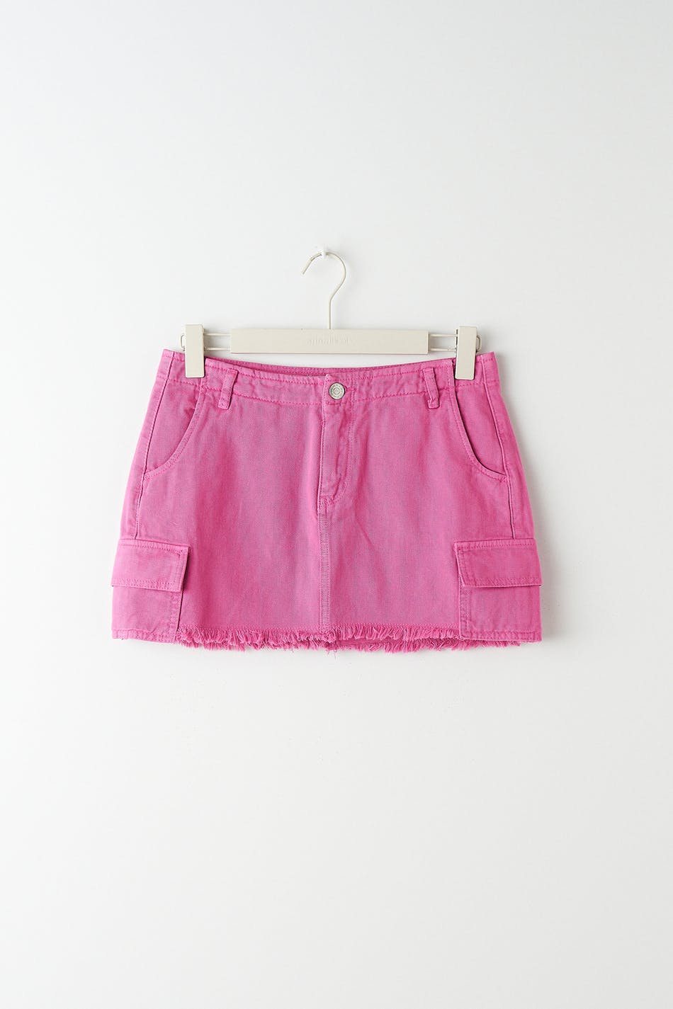 Low cargo denim skirt