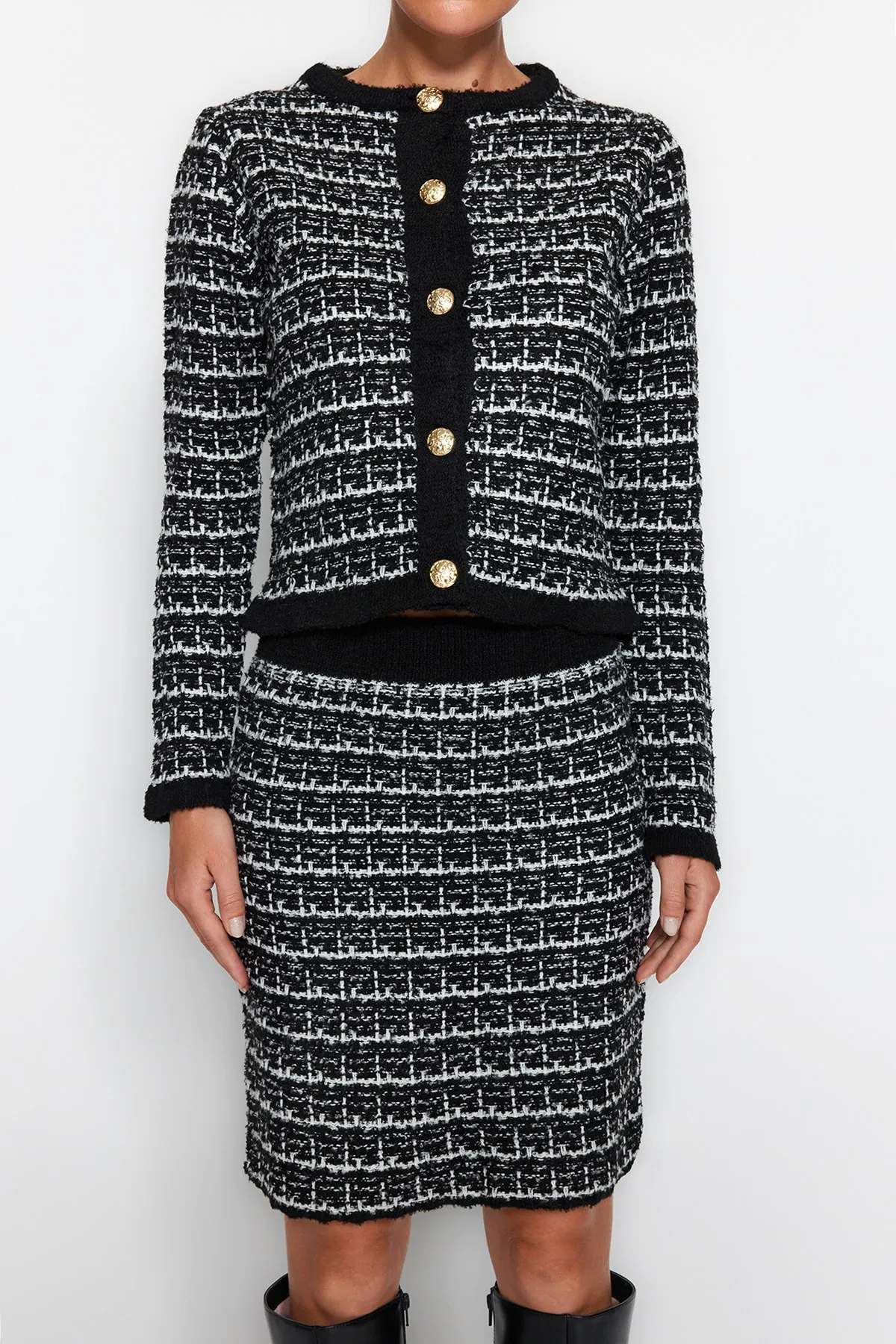 Trendyol Collection  Schwarzes Strickoberteil und -unterteil-Set mit Rundhalsausschnitt TWOAW24AU00001