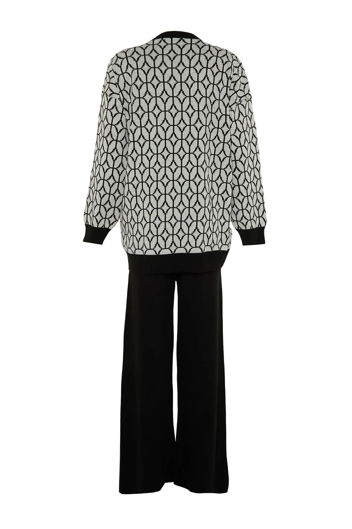 Trendyol Modest  Schwarzes Strickset aus Pullover und Hose mit geometrischem Muster TCTAW23US00006