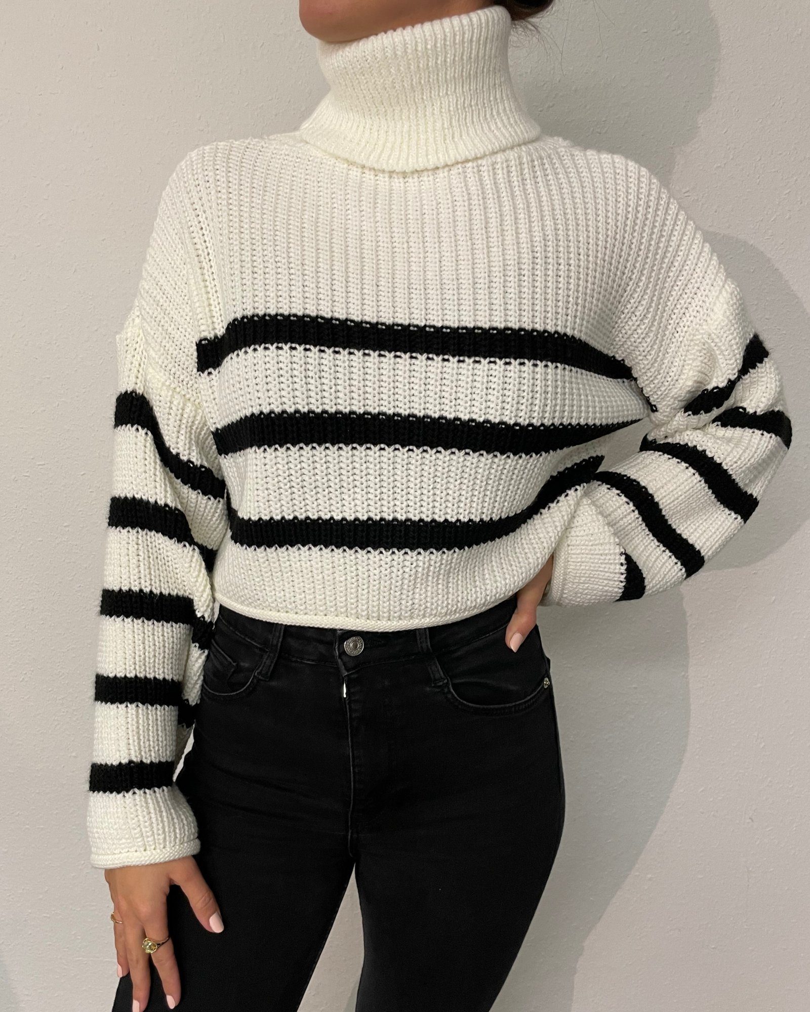 ITALY VIBES Strickpullover BEA - Rollkragenpullover - cropped - gestreift - ONE SIZE passt hier Gr. XS - M