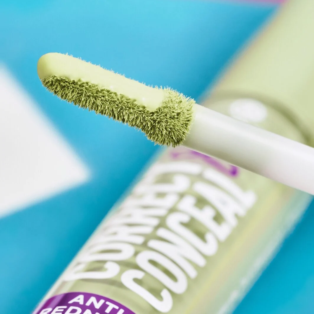 Rozjaśniający krem pod oczy Essence Correct & hide