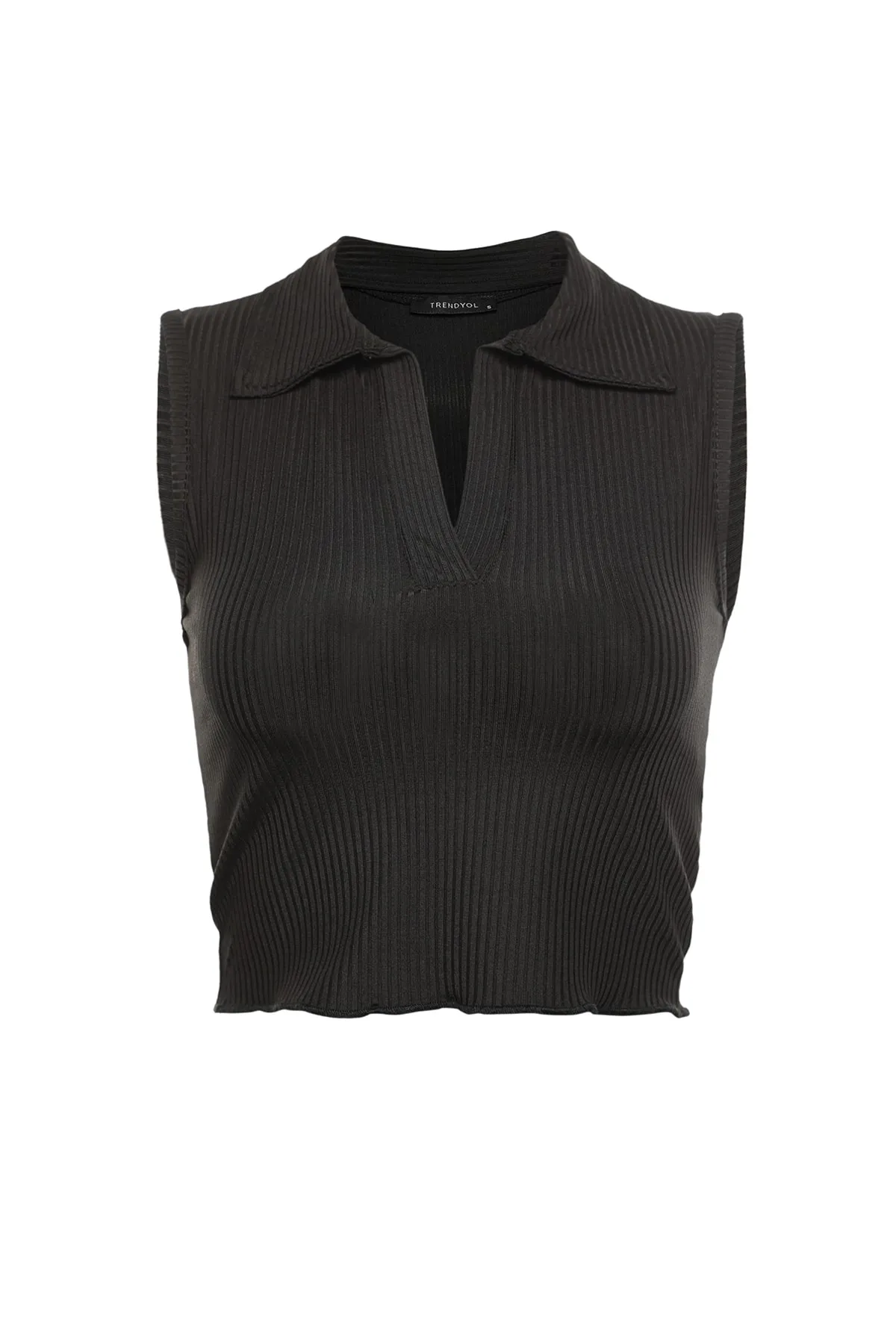 Trendyol Collection  Schwarze, taillierte, kurz geschnittene, dehnbare Strickbluse mit Polokragen TWOSS22BZ0335