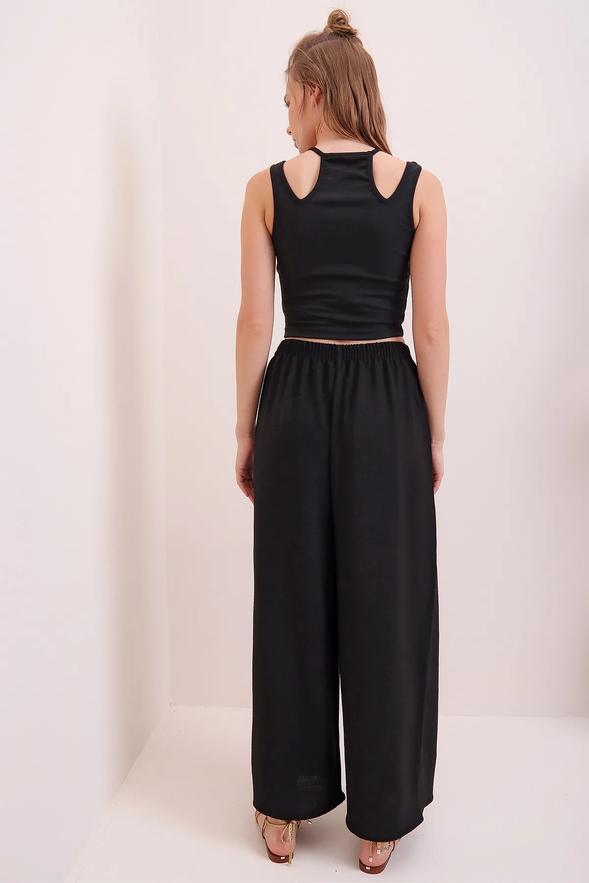 Trend Alaçatı Stili  Schwarze, locker geschnittene Aerobin-Hose mit elastischem Bund für Damen