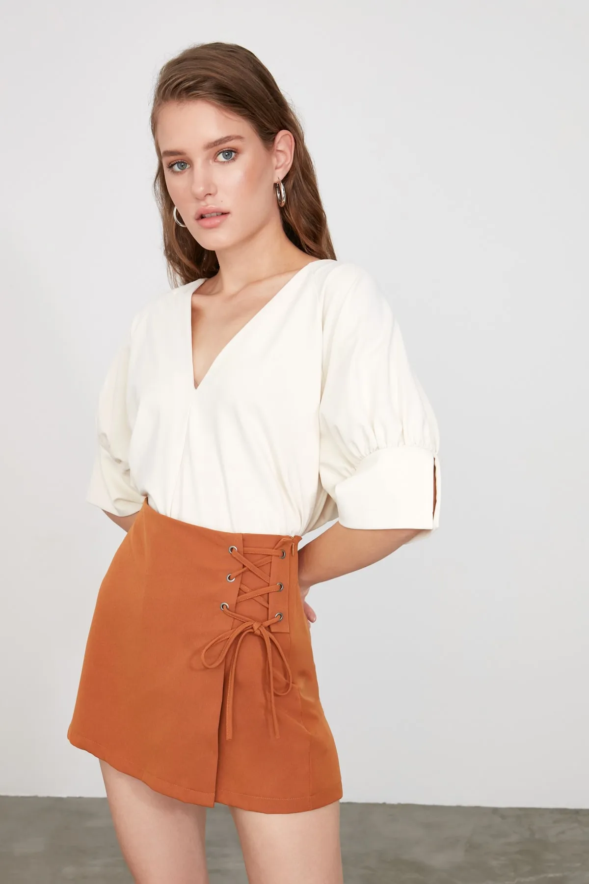 Trendyol Collection  Shorts - Braun - Hoher Bund