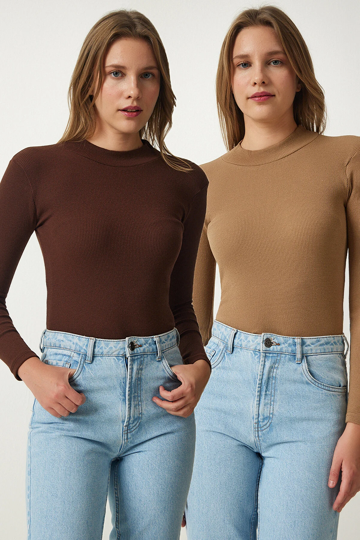 Happiness İstanbul  Braune Biscuit-Strickbluse mit Rollkragen im 2er-Pack für Damen GT00053