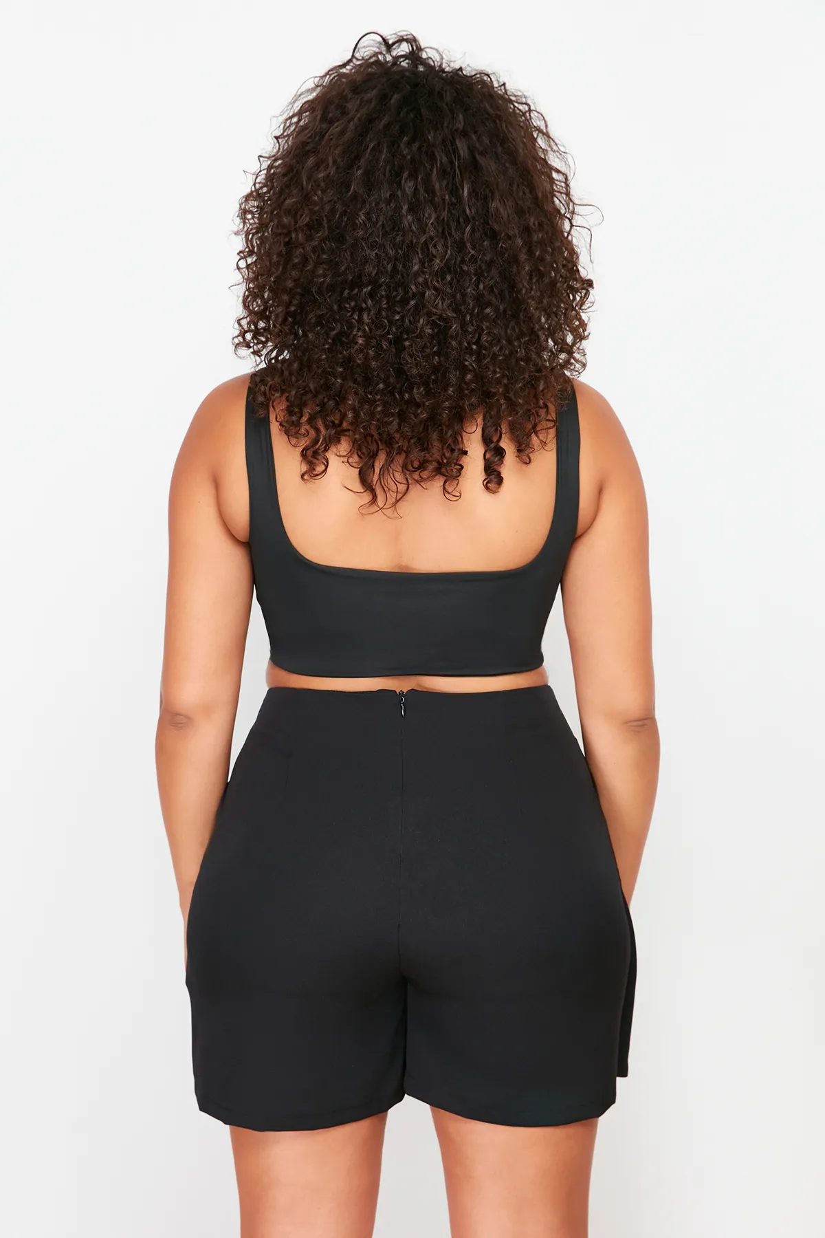 Trendyol Curve  Schwarzer gewebter Shortsrock mit Taschendetail TBBSS24AP00004