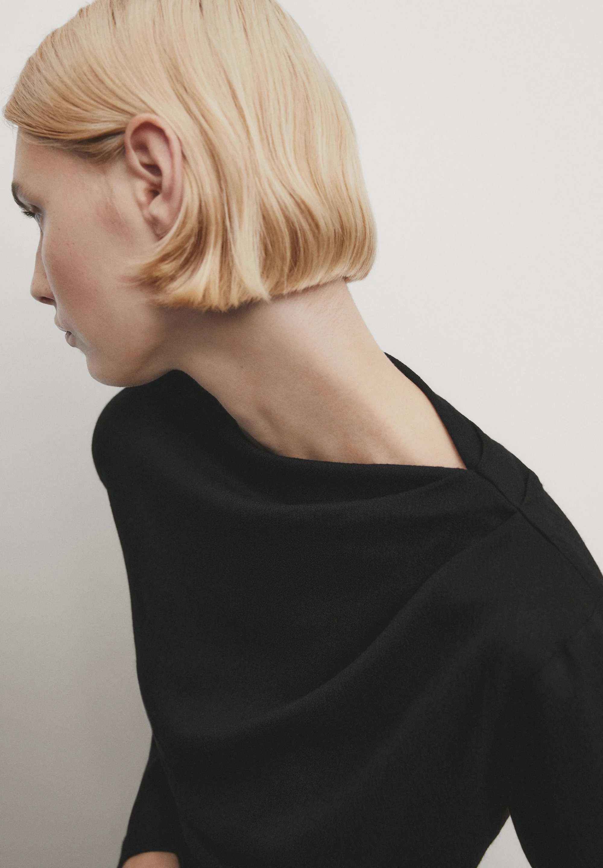 Blusa Massimo Dutti MANGA LARGA CON DETALLE DRAPEADO