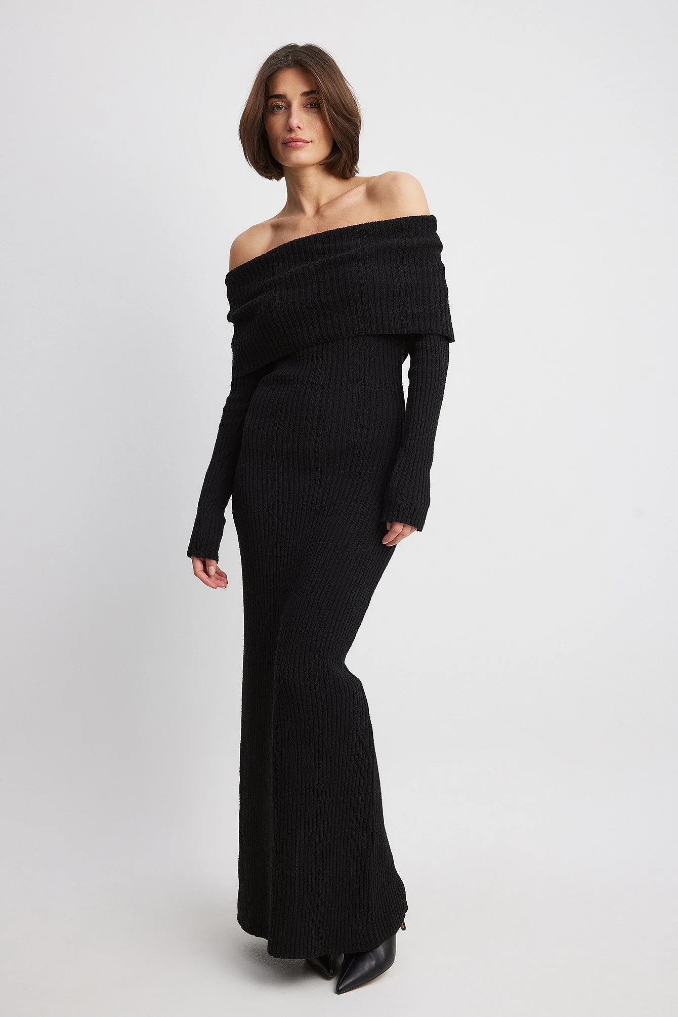 Schulterfreies Kleid mit offenem Rücken