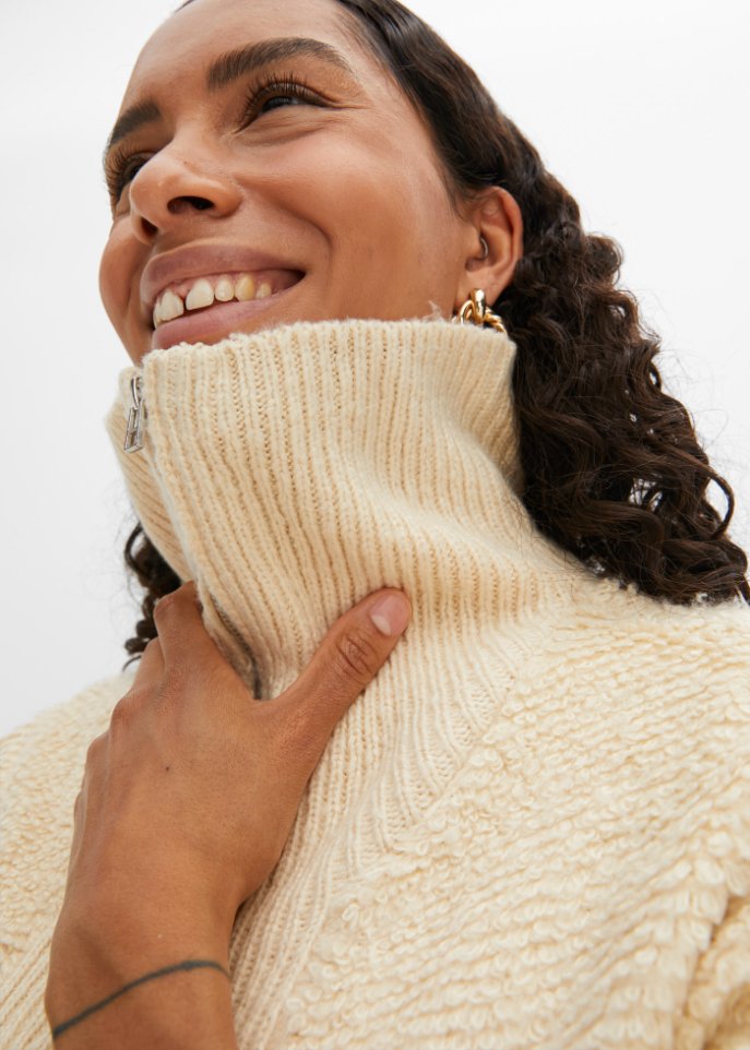 Langer Pullover aus Boucle
