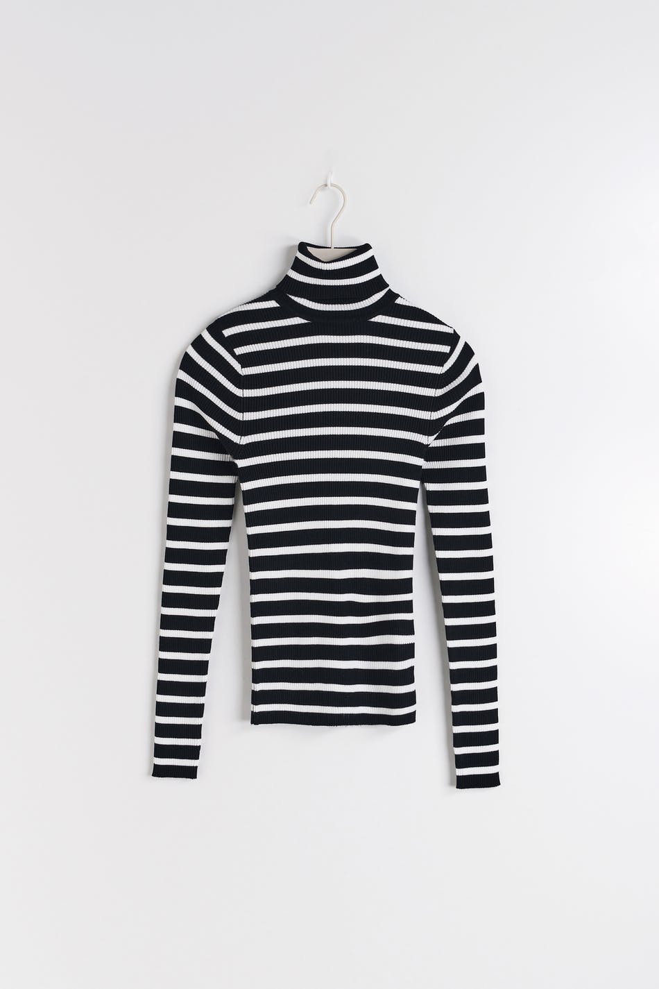 Knitted turtleneck top