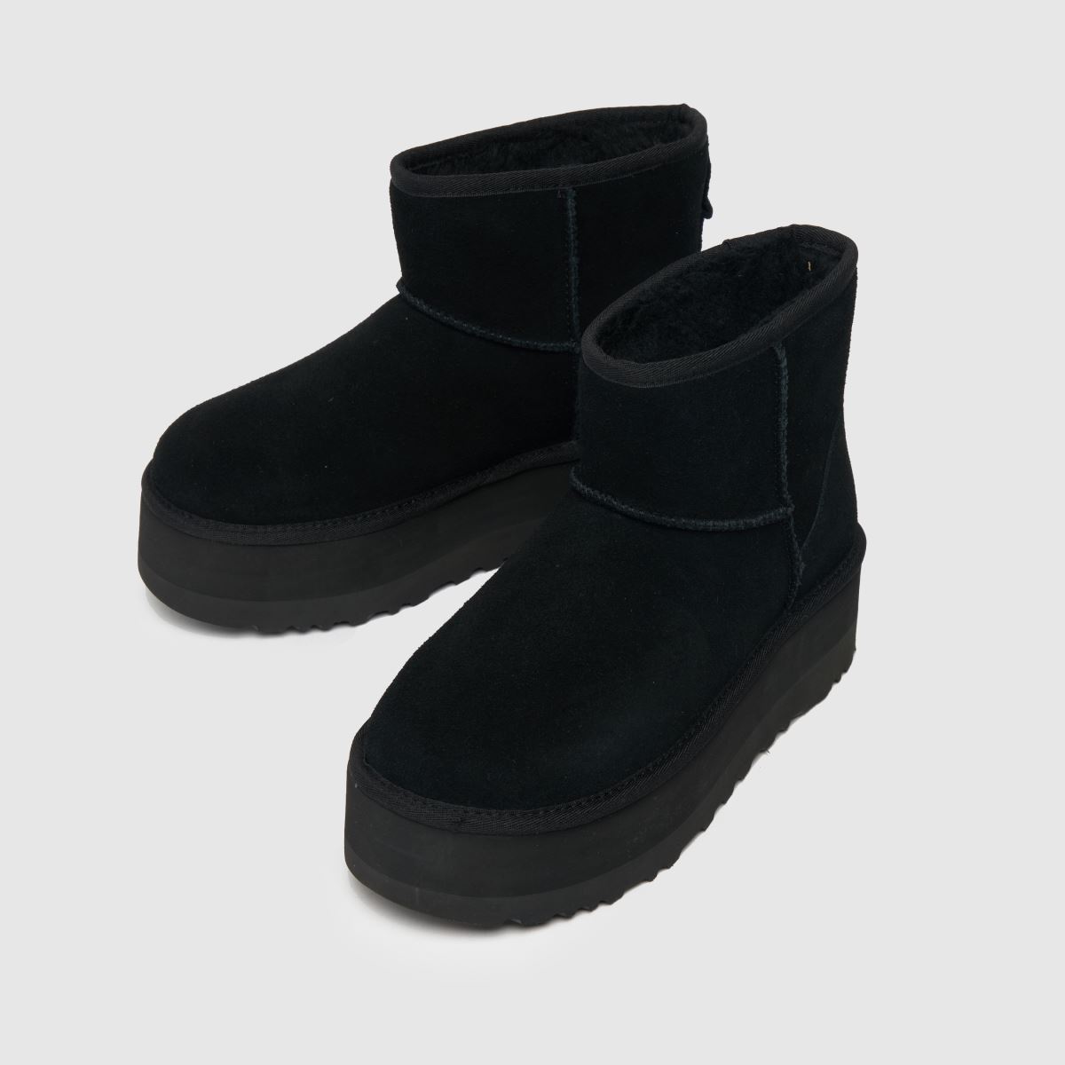 UGG klasszikus mini platform csizma fekete színben