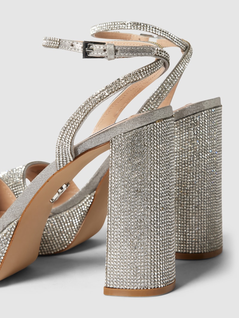 Sandaletten mit Zierbesatz Modell 'LESSA' in silber