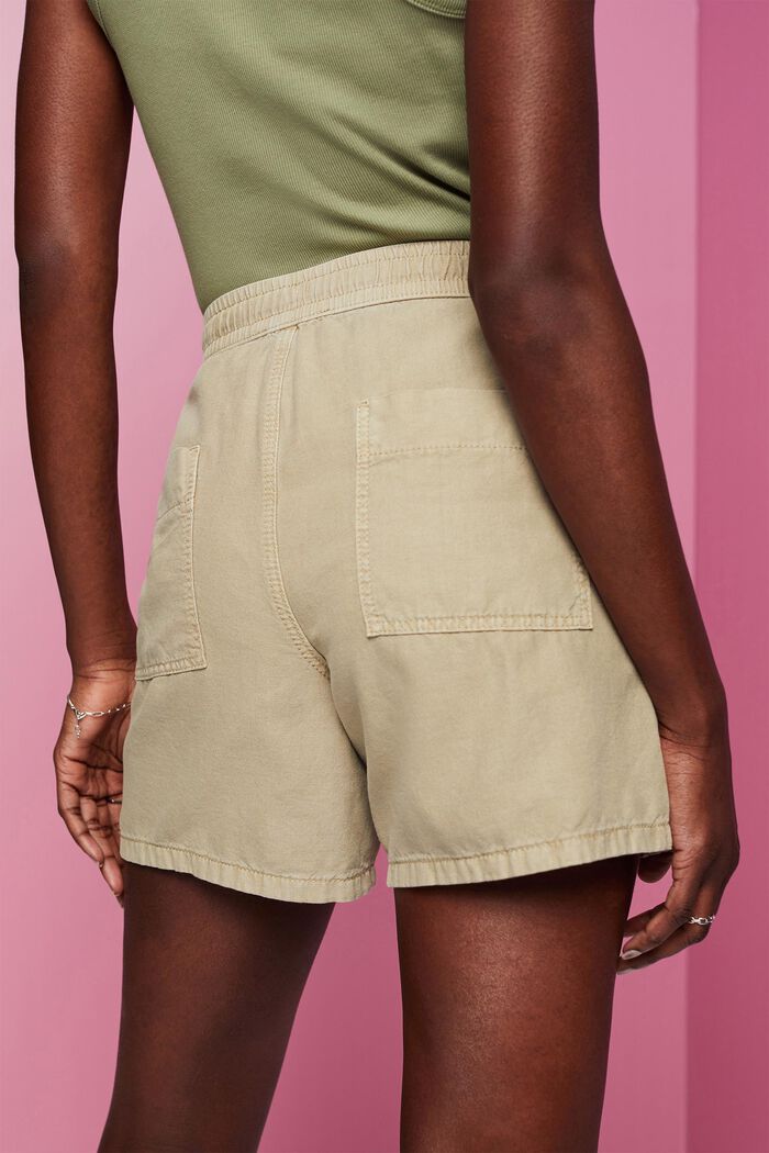 Twill-Shorts mit gesmokter Taille