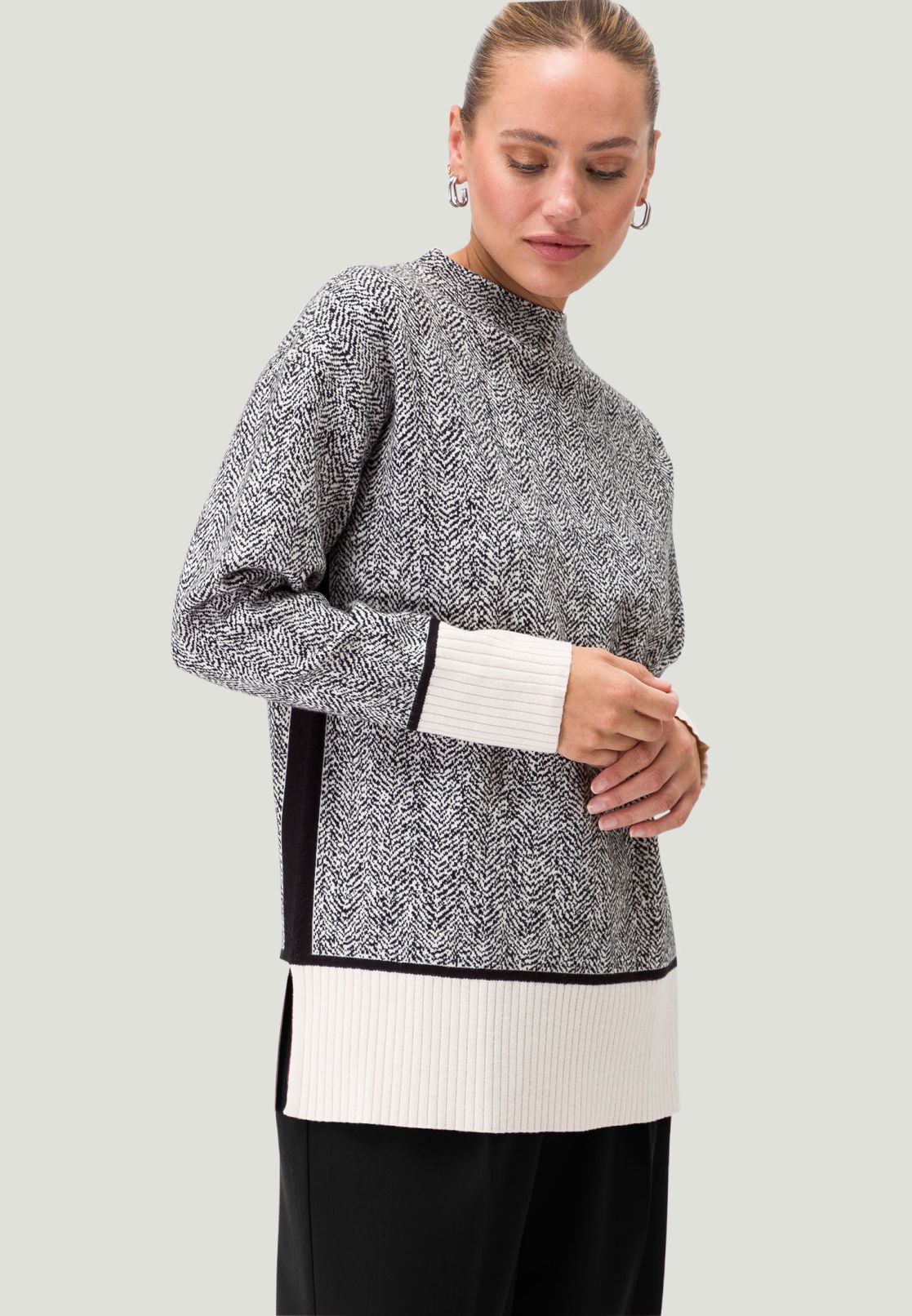 Pullover mit Fischgrätenmuster