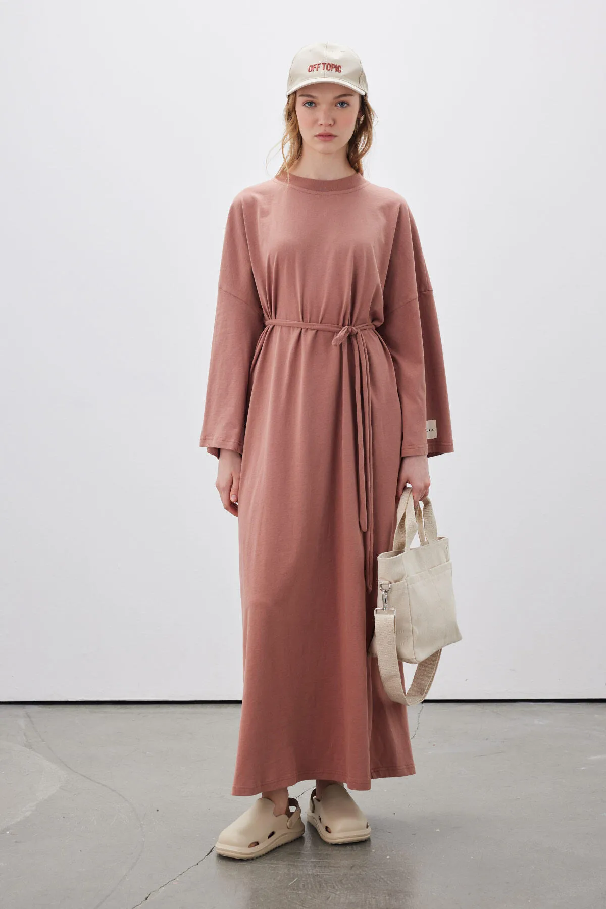 Manuka  Übergroßes langes bequemes Kleid Dusty Rose