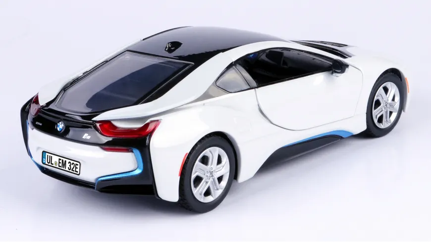 Motor Max - BMW I8 Coupe 1:24 weiß