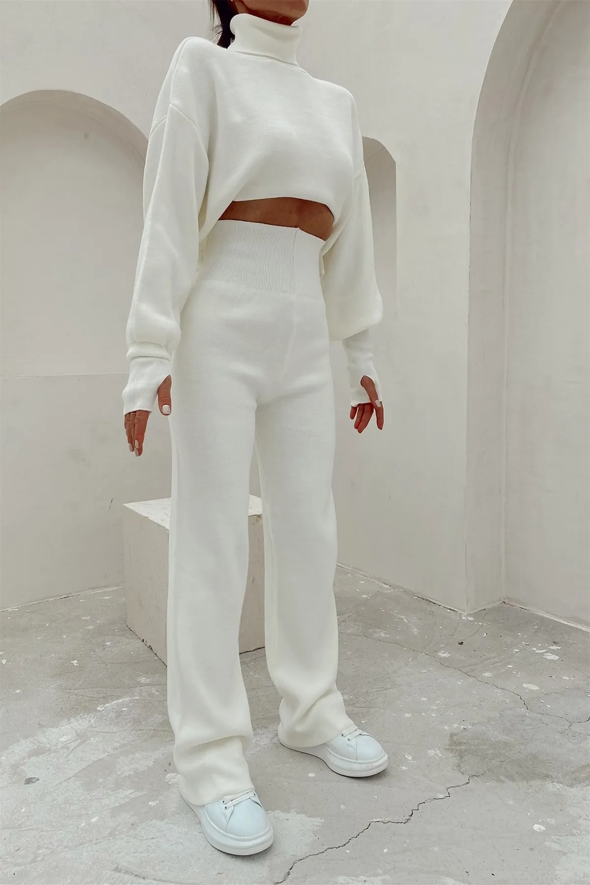 lovebox  Finger-Cut Ecru Strick Crop und High Waist Ecru Strickhose Set 015