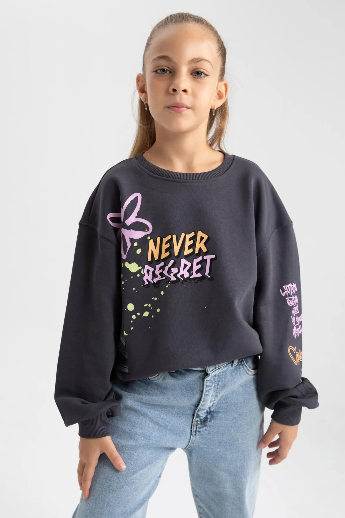 DeFacto  Mädchen-Sweatshirt mit normaler Passform und Rundhalsausschnitt