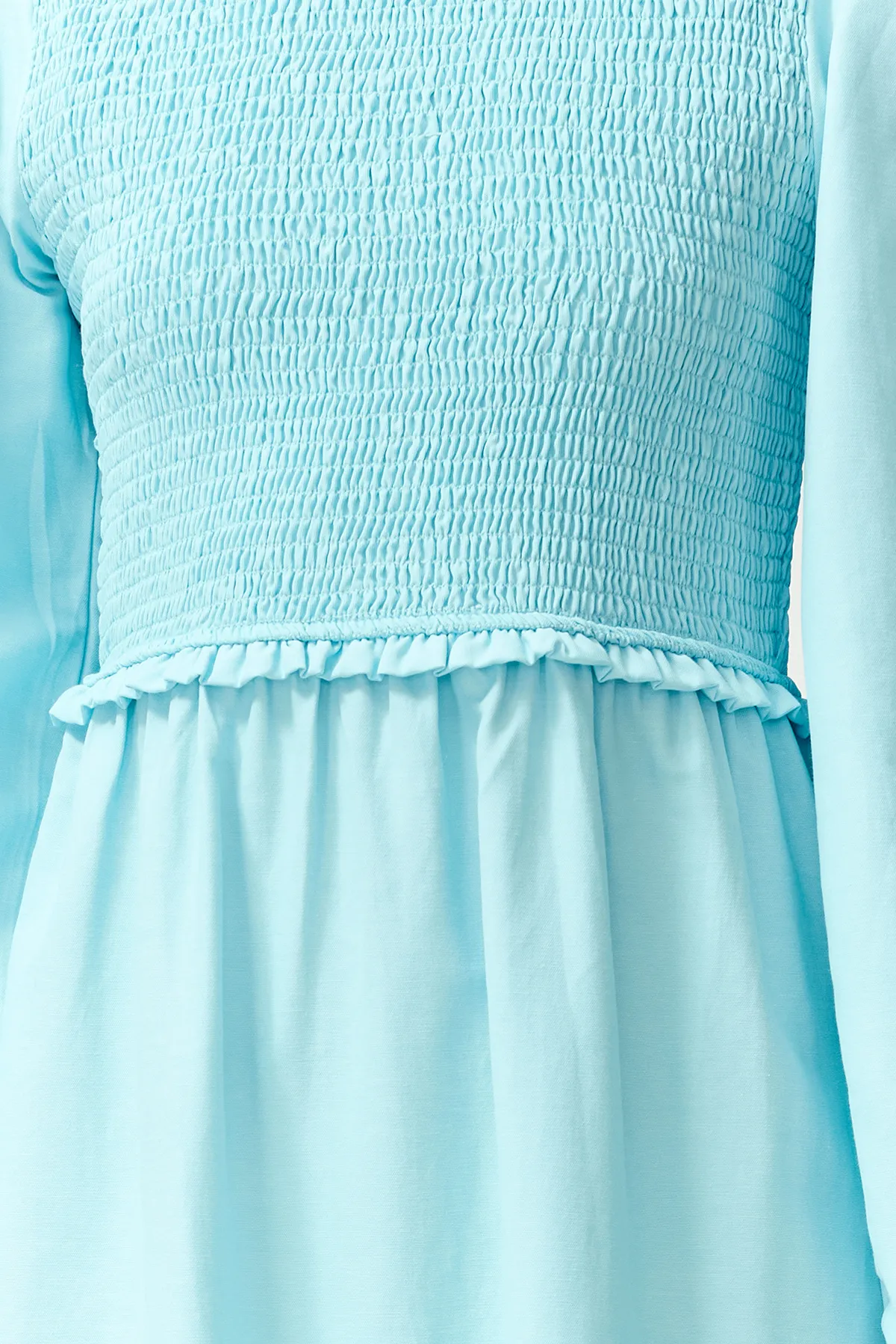 Trendyol Modest  Türkisfarbenes, gewebtes Kleid mit Rundhalsausschnitt und Gipe-Detail TCTAW22EB0109
