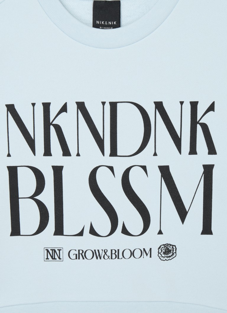 Pulover NIK&NIK Blossom cu logo imprimat