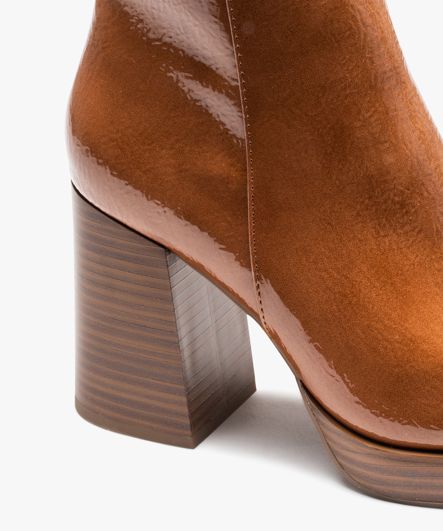 Boots femme vernies à talon haut avec bout carré camel | GEMO