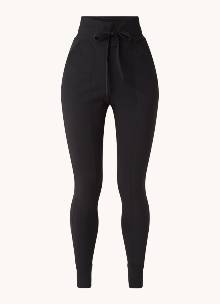 Pantaloni de voiaj Franka 3.0 cu talie înaltă și croială conică de la Studio Anneloes, confecționați din material textil