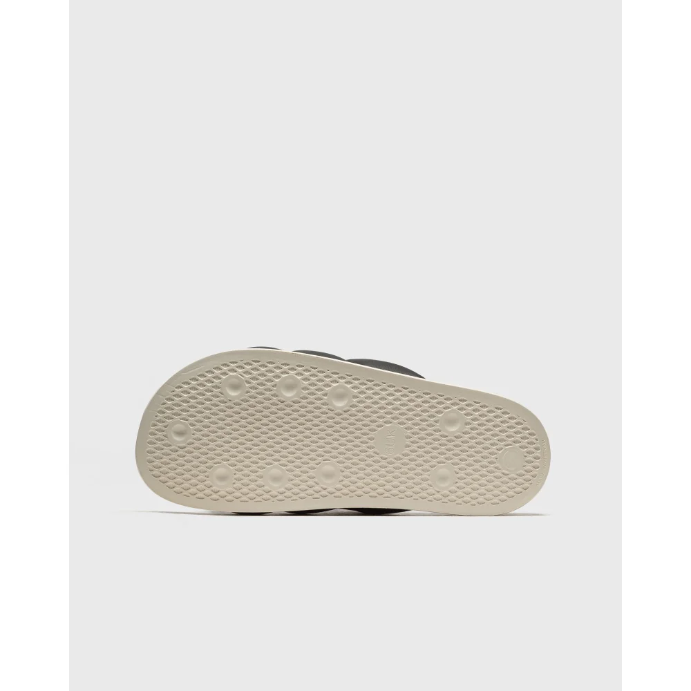 adidas Adilette Essential FZ6162 / schwarz