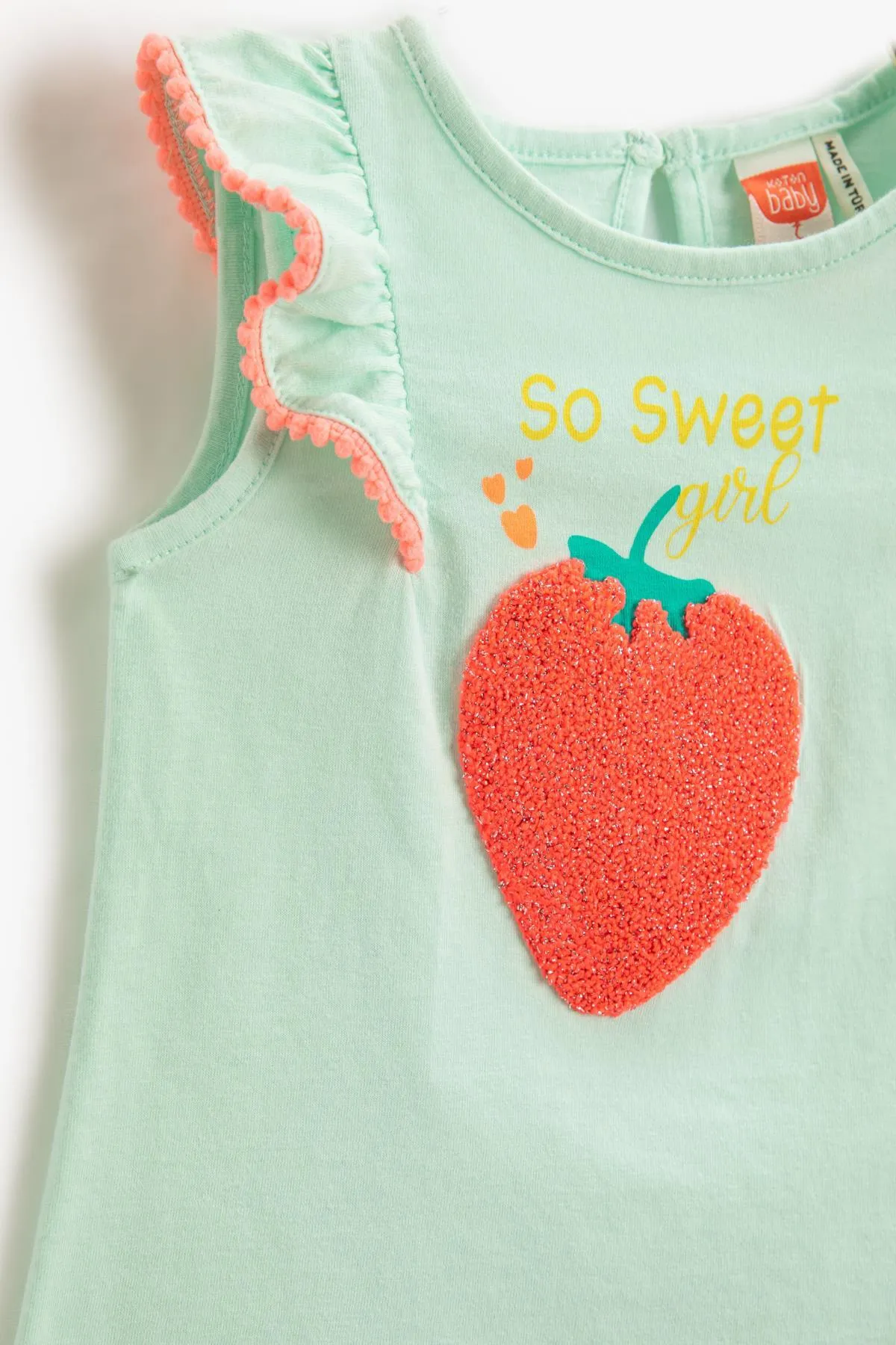 Koton  Rüschen-T-Shirt – Set aus Shorts und Stirnband, Erdbeere bedruckt mit Applikationsdetails