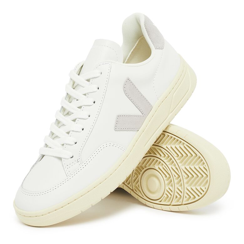 Veja V-12 extra-white light-grey