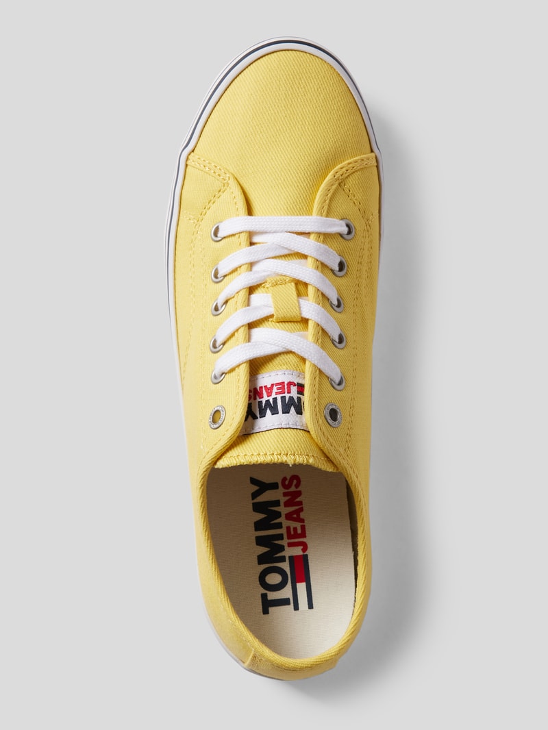 Sneaker mit Logo-Detail in hellgelb