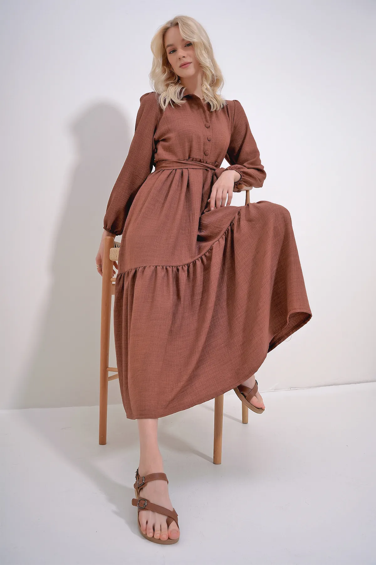 Trend Alaçatı Stili  Kleid - Braun - Midi