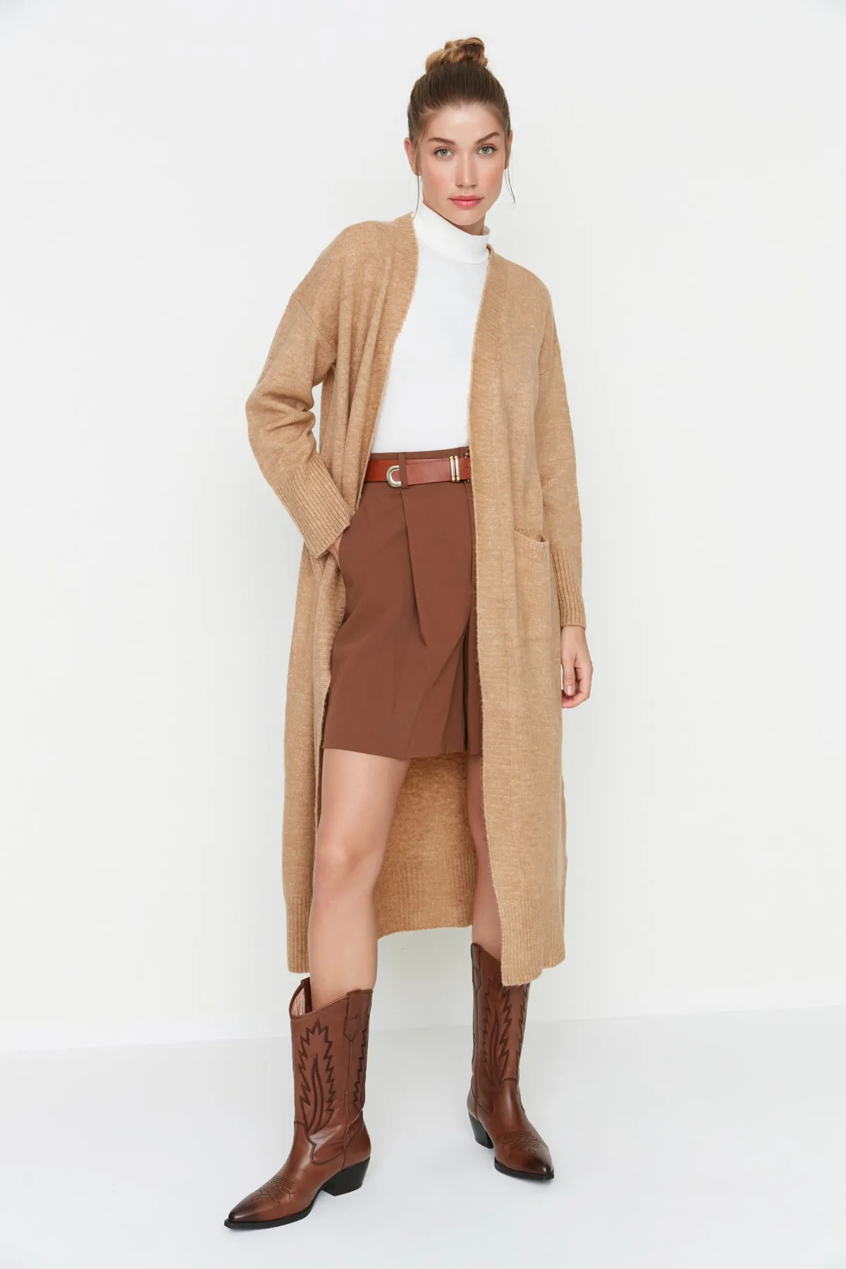 Trendyol Collection  Kamelfarbene, lange Strickjacke TWOAW21HI0225