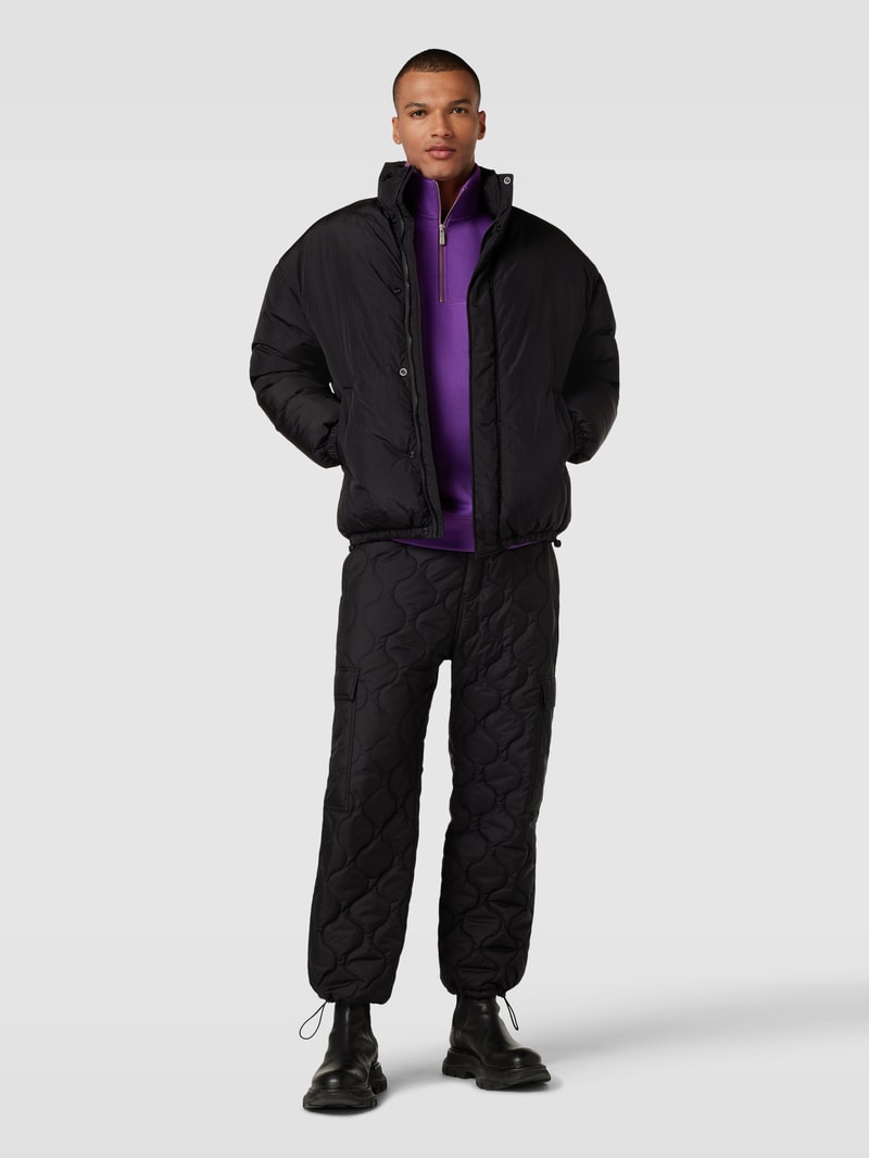 Jacke mit Stehkragen in schwarz