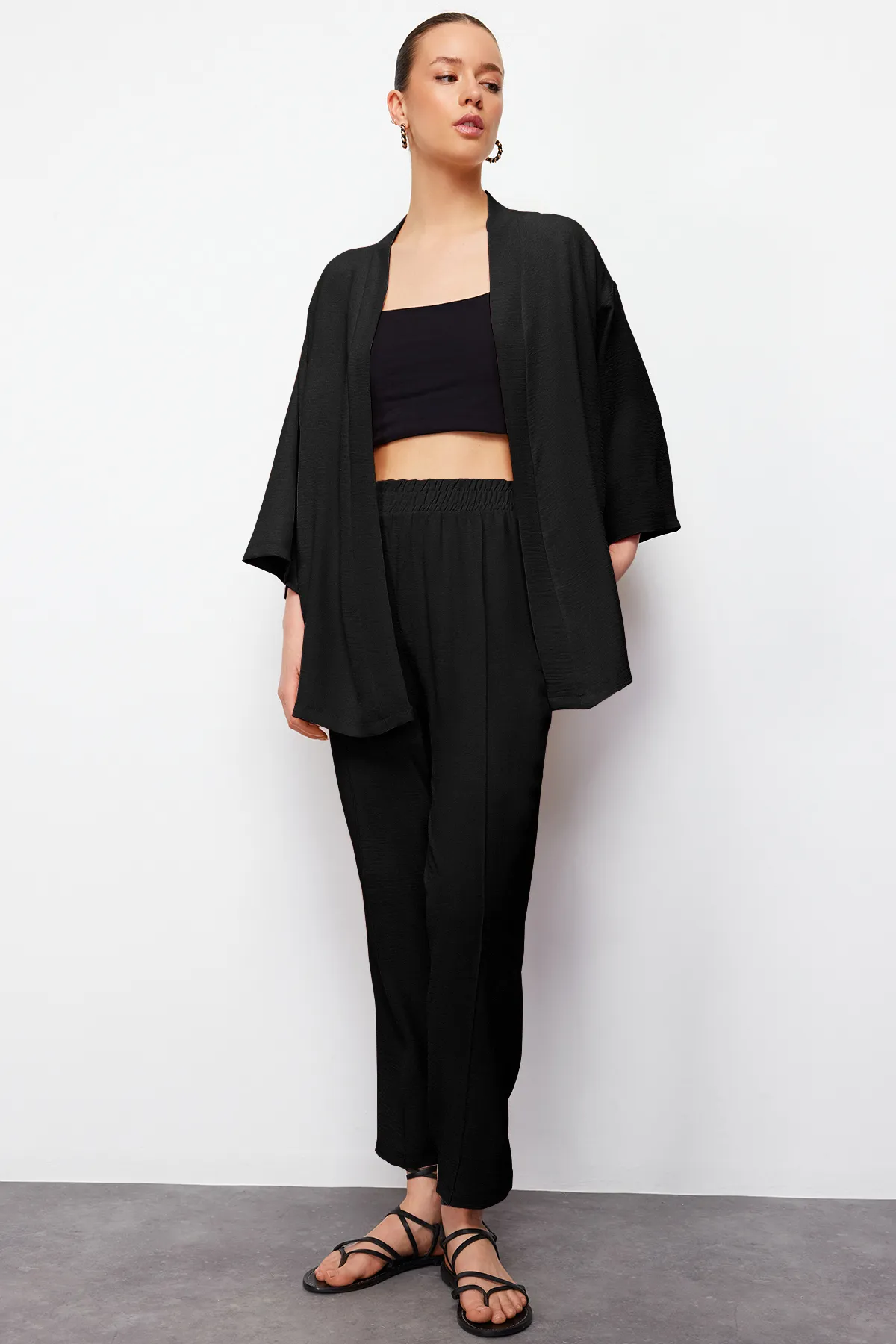 Trendyol Collection  Schwarzes gewebtes Kimono-Hosen-Bottom-Top-Set TWOSS24AU00037