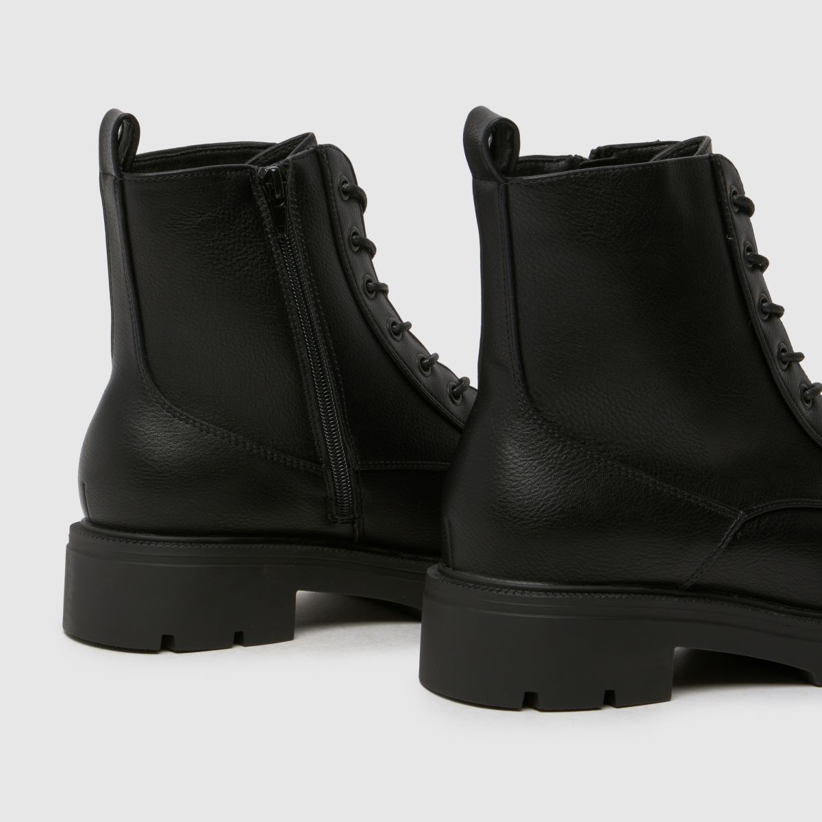 Schuh – Wide Fit – Andria – Svarta snörstövlar