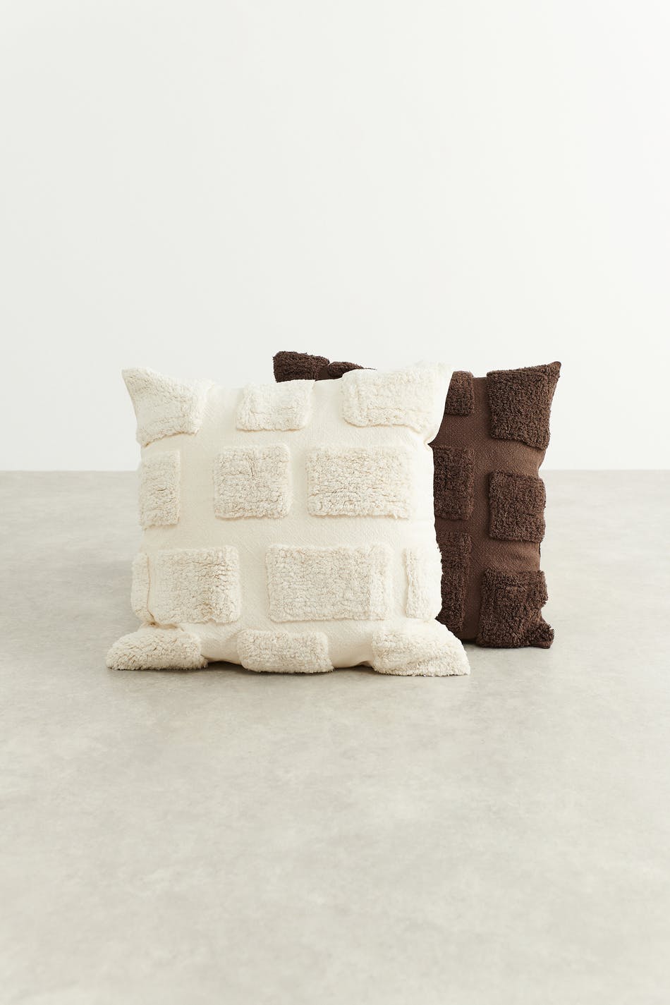 Tufted cushion cover