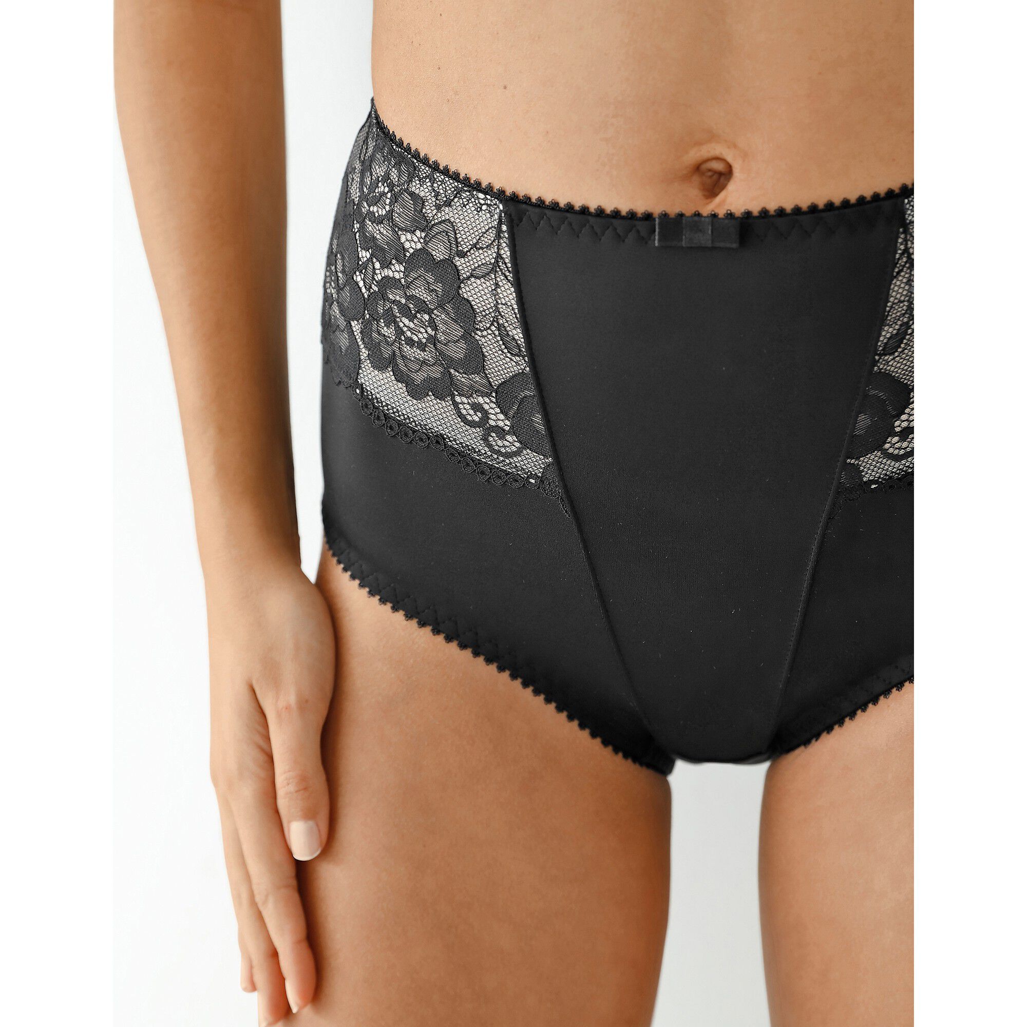 Gaine amincissante dentelle et microfibre