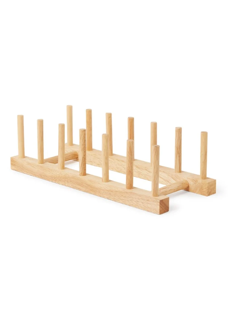 Un suport pentru farfurii din lemn confortabil și modern