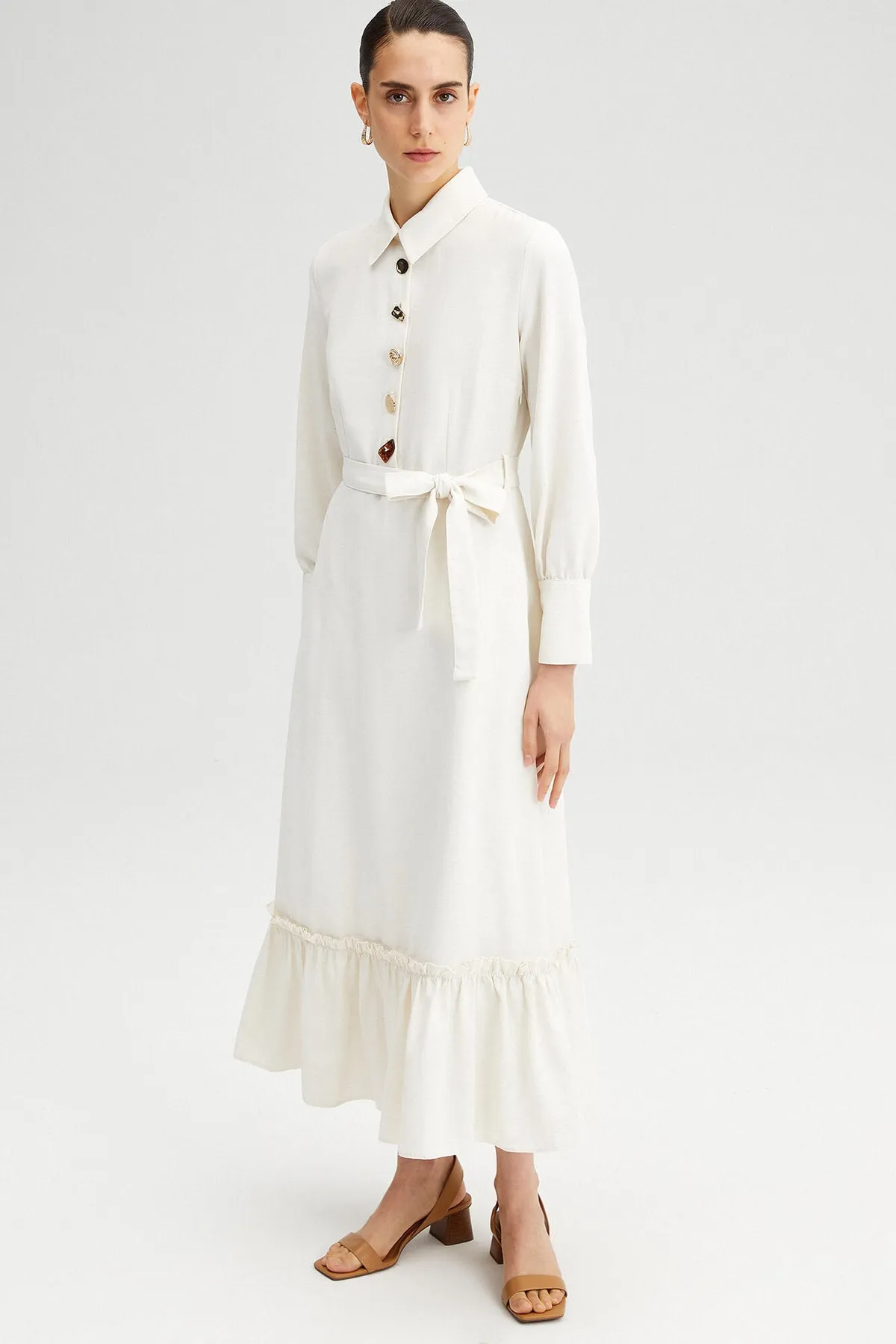 Touché Privé  Langes Kleid mit Knopfdetail