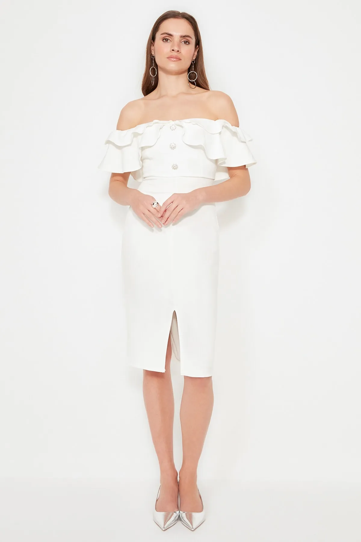 Trendyol Collection  Braut-Abendkleid mit Ecru-Futter und gewebten Volants TPRSS21EL1403