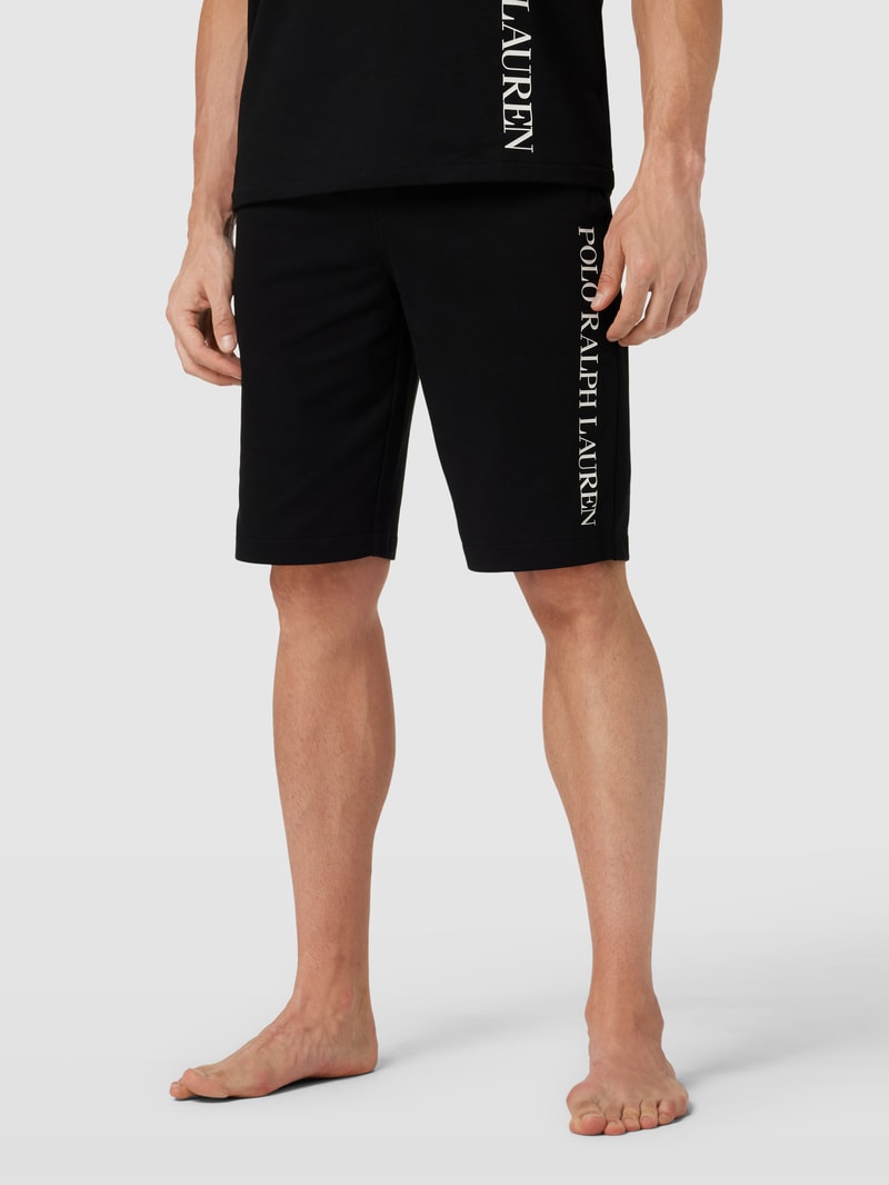 Slim Fit Sweatshorts mit Label-Print Modell 'LOOPBACK' in schwarz