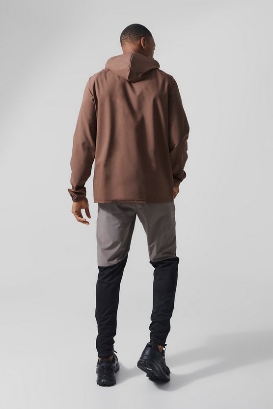 Man Active Lightweight Windbreaker